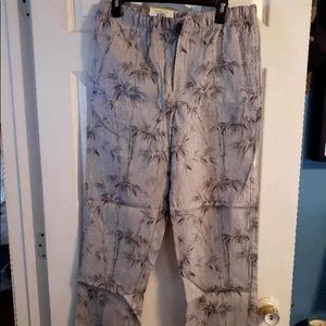 Men’s draw string slacks, size medium.